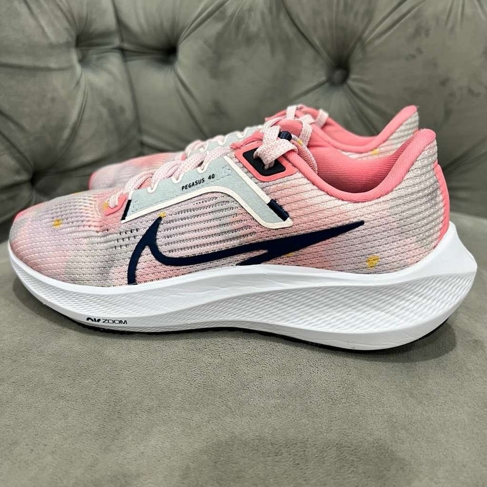 Nike Air Zoom Pegasus 40 Running Shoe Pink White DV7890-600 Women 5.5 Athletic